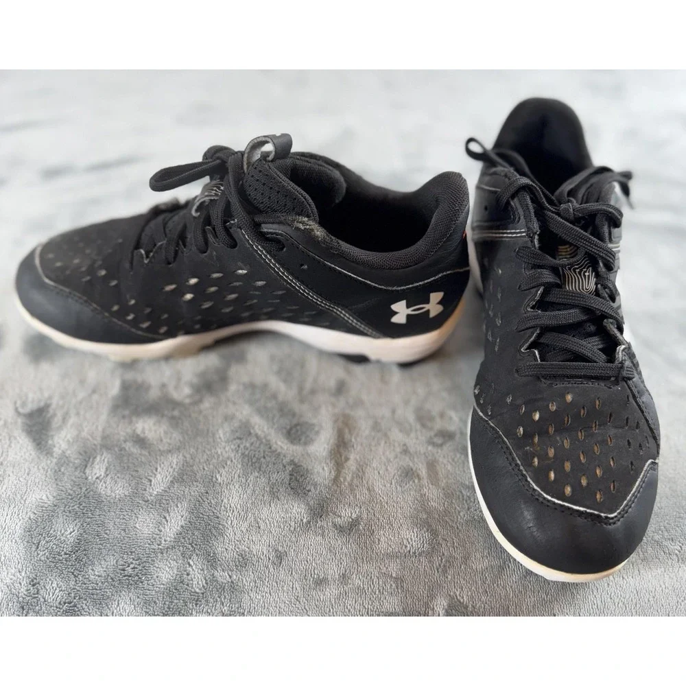 Under Armour Leadoff Shoes Youth Mens Size 4Y Baseball Cleats Lace Up Athletic
